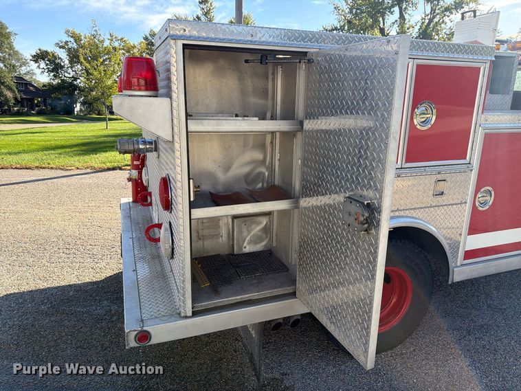 image for item FP3141 1993 Ford F450 Super Duty pumper fire truck