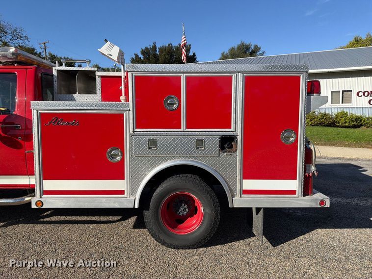 image for item FP3141 1993 Ford F450 Super Duty pumper fire truck
