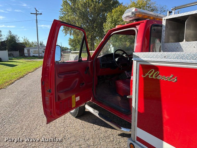 image for item FP3141 1993 Ford F450 Super Duty pumper fire truck