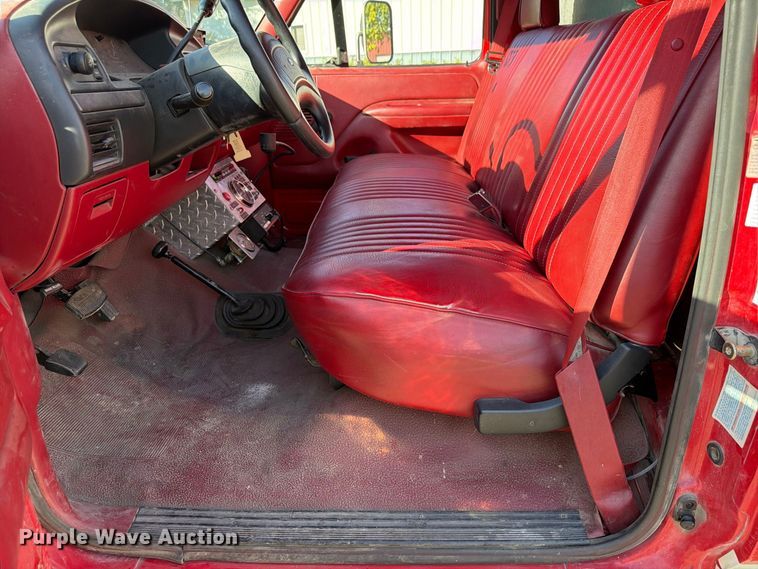 image for item FP3141 1993 Ford F450 Super Duty pumper fire truck