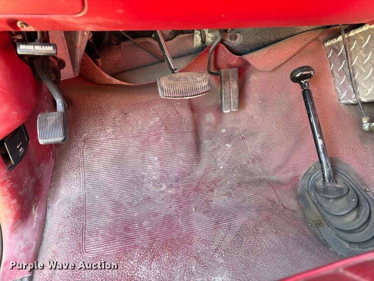 image for item FP3141 1993 Ford F450 Super Duty pumper fire truck