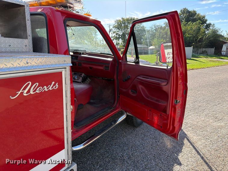 image for item FP3141 1993 Ford F450 Super Duty pumper fire truck
