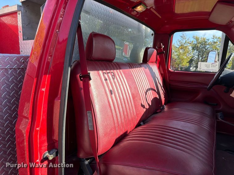 image for item FP3141 1993 Ford F450 Super Duty pumper fire truck