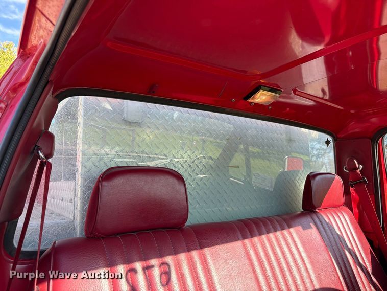 image for item FP3141 1993 Ford F450 Super Duty pumper fire truck