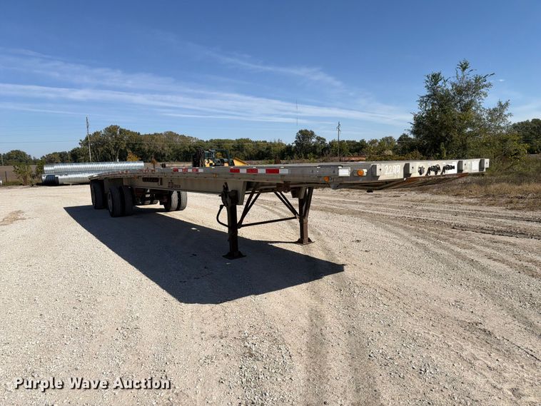 image for item FP3142 1999 Benson AF489650 flatbed trailer