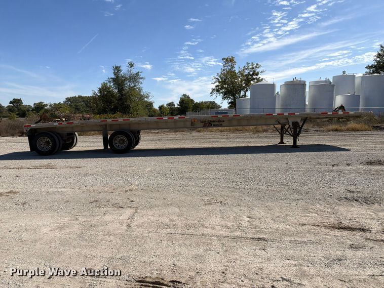 image for item FP3142 1999 Benson AF489650 flatbed trailer