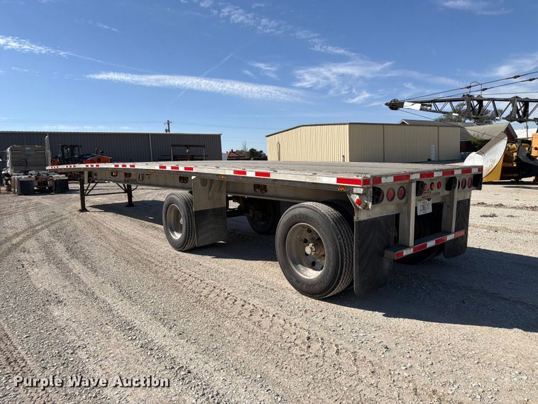 image for item FP3142 1999 Benson AF489650 flatbed trailer