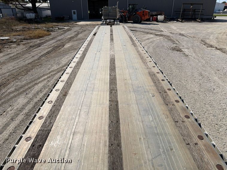 image for item FP3142 1999 Benson AF489650 flatbed trailer