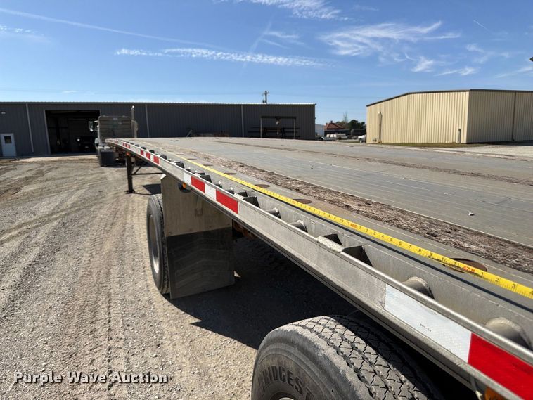 image for item FP3142 1999 Benson AF489650 flatbed trailer