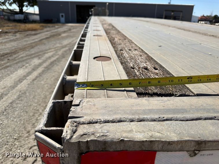 image for item FP3142 1999 Benson AF489650 flatbed trailer