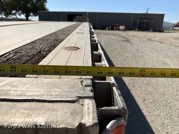 image for item FP3142 1999 Benson AF489650 flatbed trailer