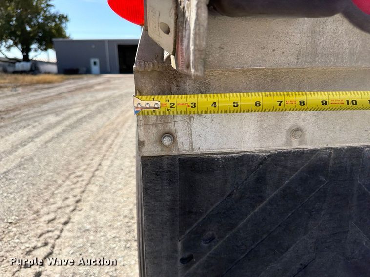 image for item FP3142 1999 Benson AF489650 flatbed trailer