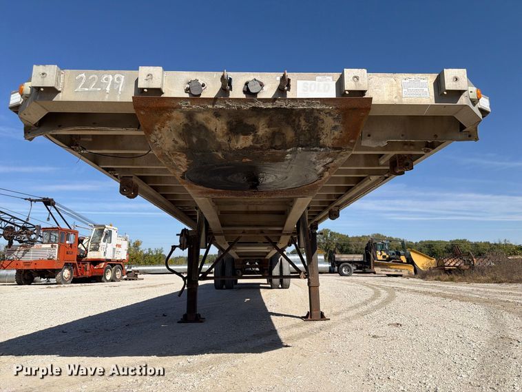 image for item FP3142 1999 Benson AF489650 flatbed trailer