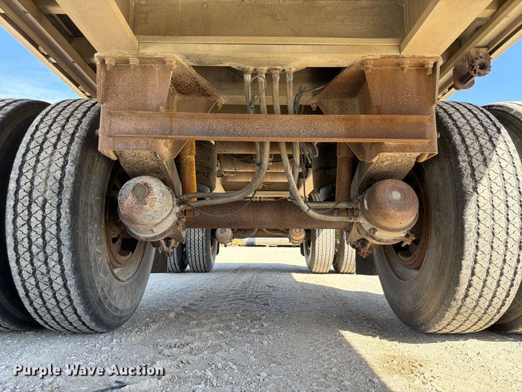 image for item FP3142 1999 Benson AF489650 flatbed trailer