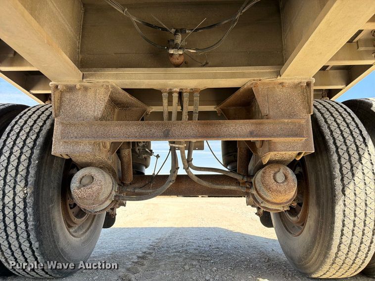image for item FP3142 1999 Benson AF489650 flatbed trailer