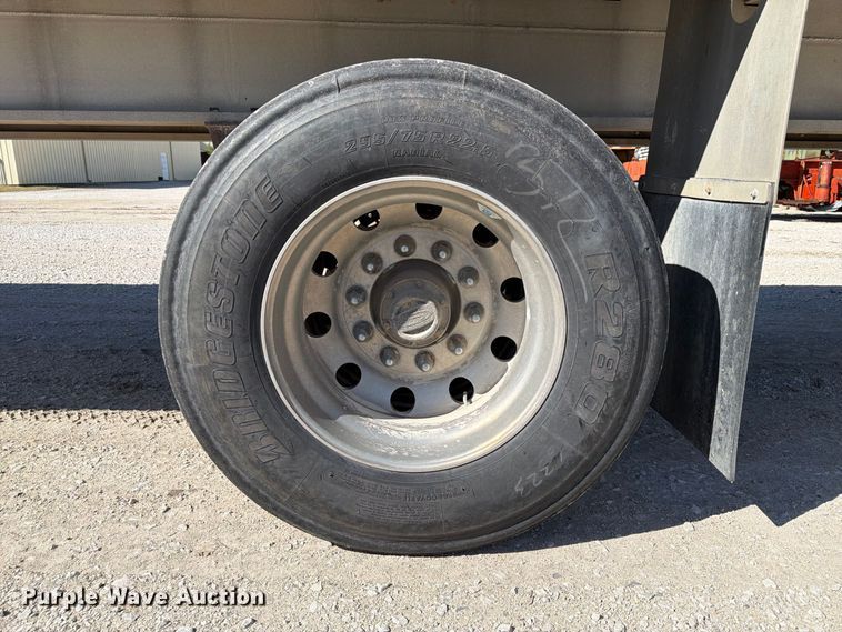 image for item FP3142 1999 Benson AF489650 flatbed trailer