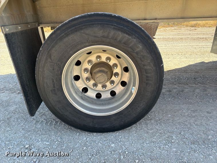 image for item FP3142 1999 Benson AF489650 flatbed trailer