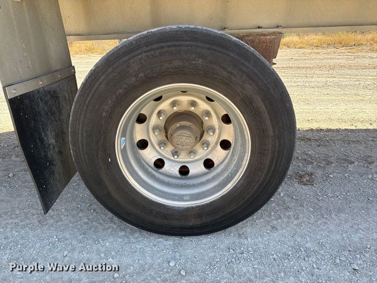 image for item FP3142 1999 Benson AF489650 flatbed trailer
