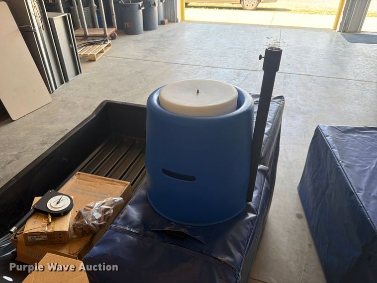 image for item FT6650 Livestock equipment
