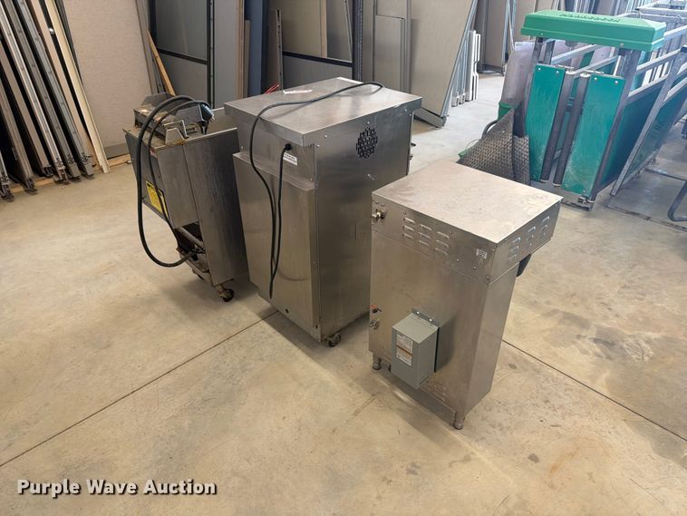 image for item FT6652 Assorted appliances