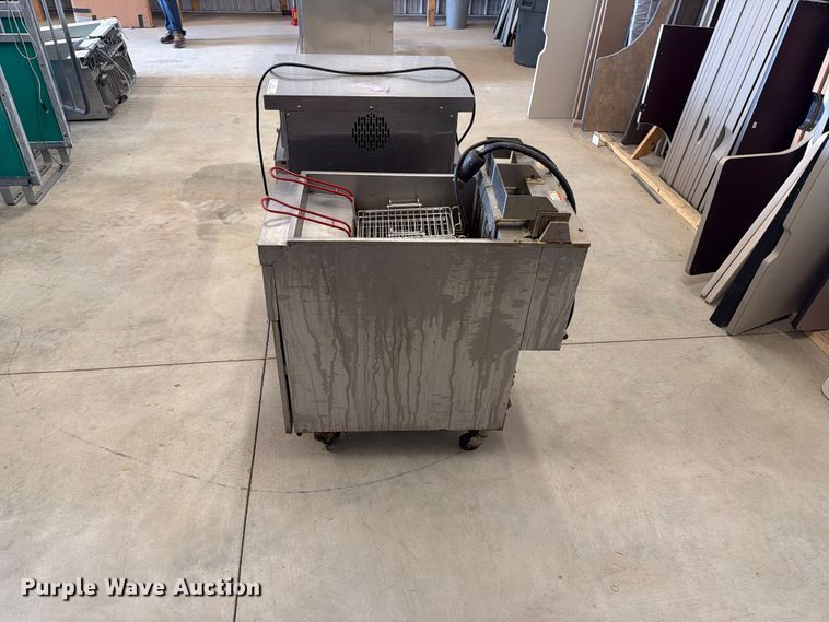 image for item FT6652 Assorted appliances