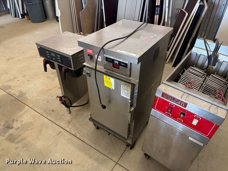 image for item FT6652 Assorted appliances