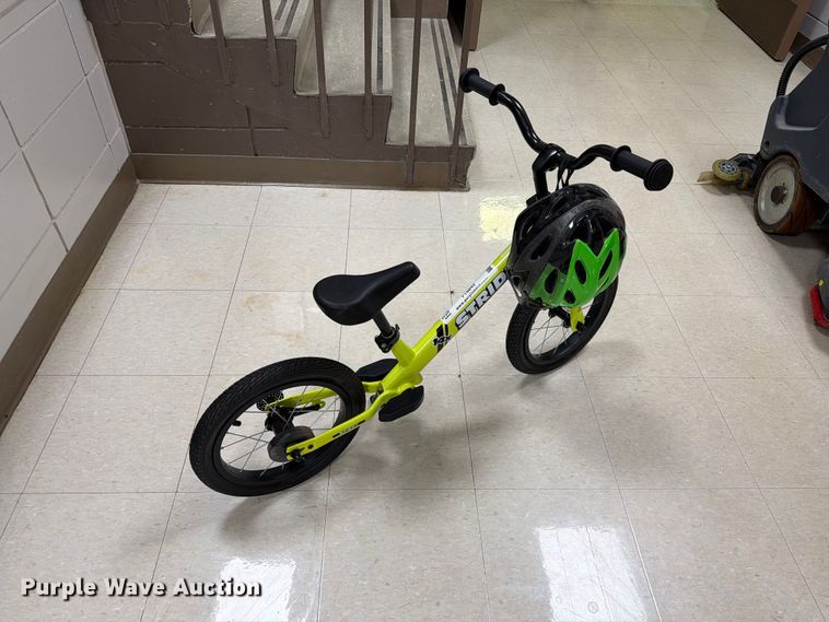 image for item FT6843 (7) bicycles