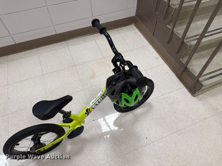 image for item FT6843 (7) bicycles