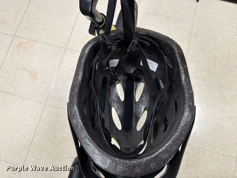 image for item FT6843 (7) bicycles