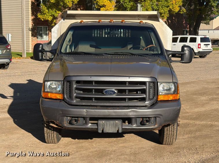 image for item FT6857 2001 Ford F350 Super Duty dump bed pickup truck