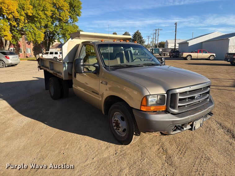 image for item FT6857 2001 Ford F350 Super Duty dump bed pickup truck