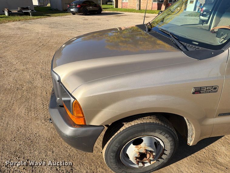 image for item FT6857 2001 Ford F350 Super Duty dump bed pickup truck
