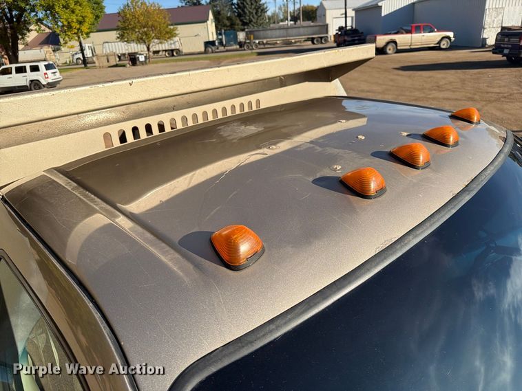 image for item FT6857 2001 Ford F350 Super Duty dump bed pickup truck