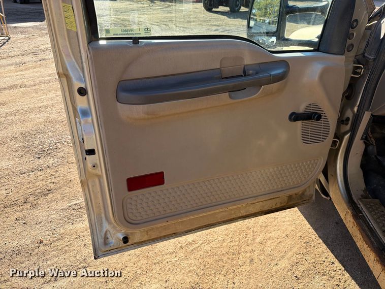image for item FT6857 2001 Ford F350 Super Duty dump bed pickup truck