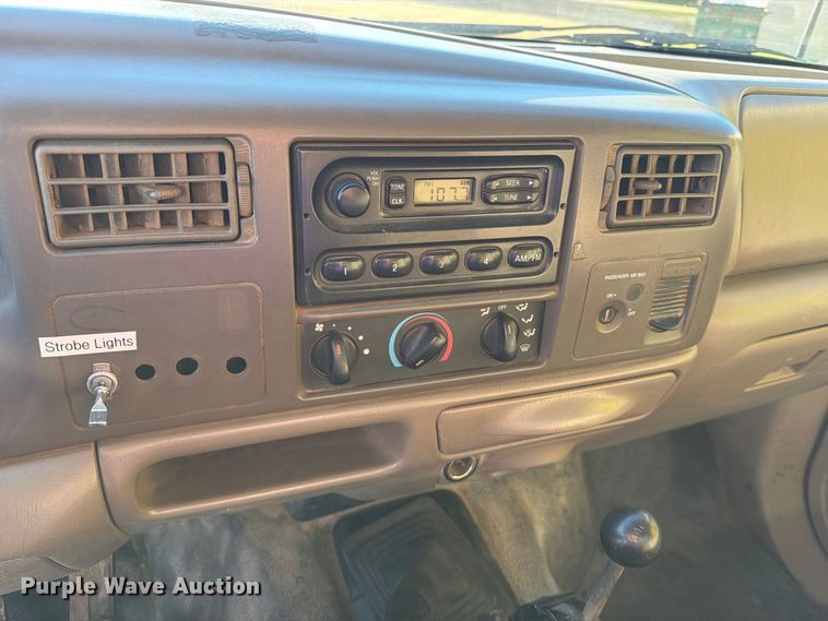 image for item FT6857 2001 Ford F350 Super Duty dump bed pickup truck