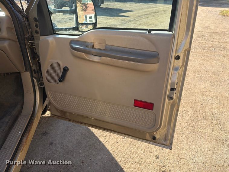 image for item FT6857 2001 Ford F350 Super Duty dump bed pickup truck