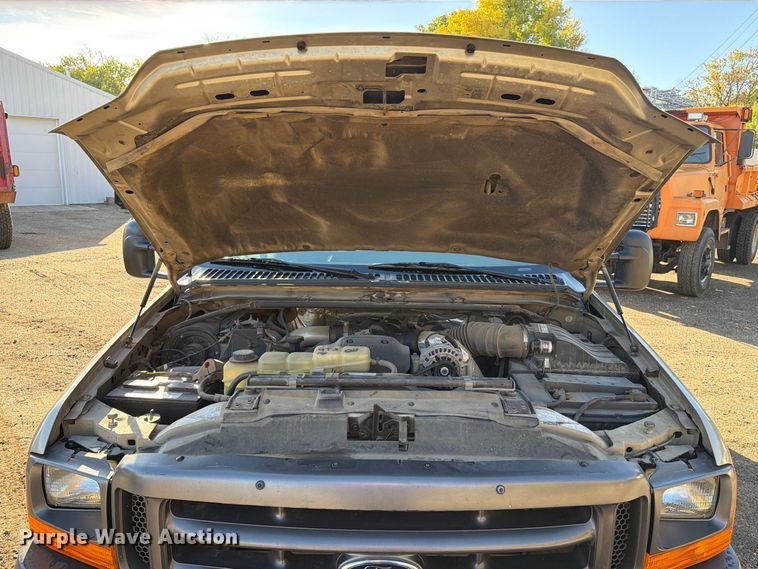 image for item FT6857 2001 Ford F350 Super Duty dump bed pickup truck