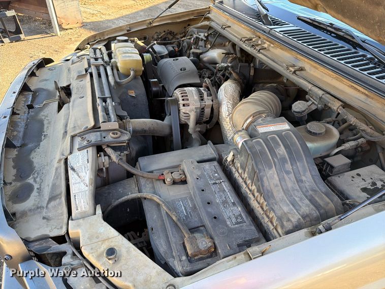 image for item FT6857 2001 Ford F350 Super Duty dump bed pickup truck
