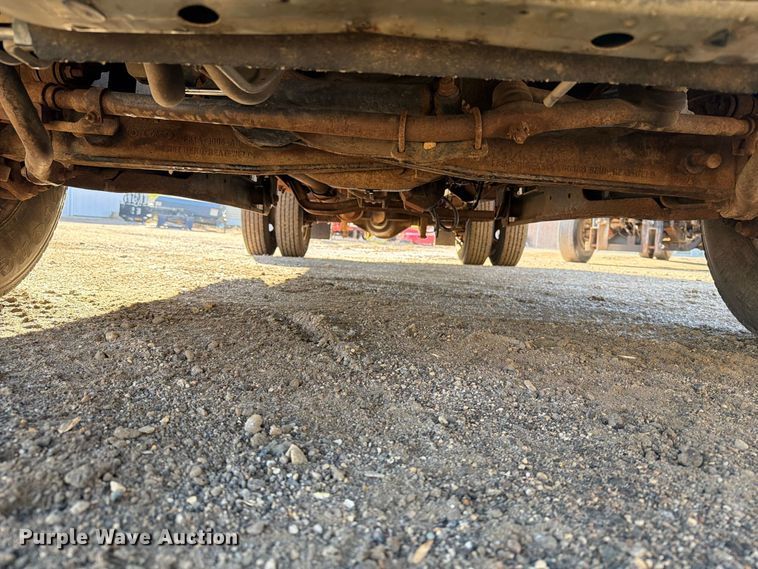 image for item FT6857 2001 Ford F350 Super Duty dump bed pickup truck