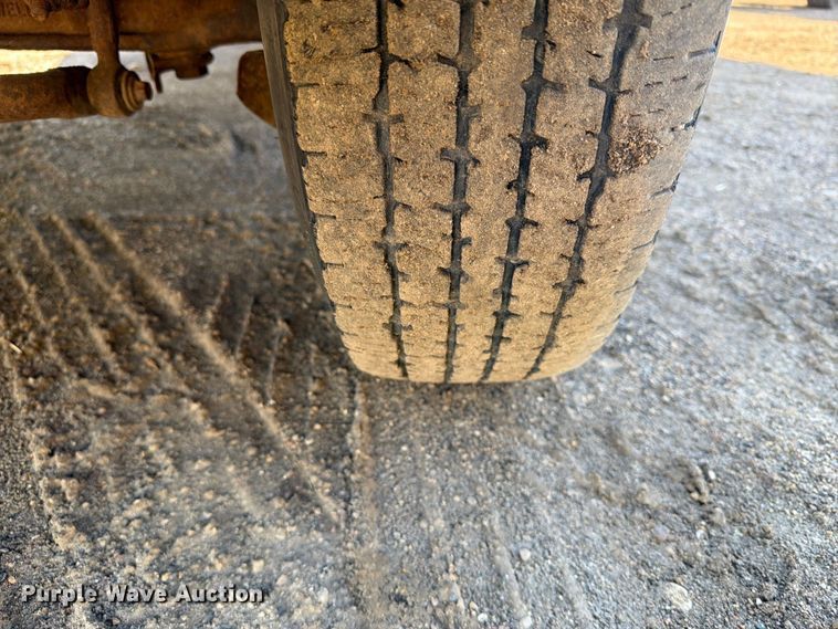 image for item FT6857 2001 Ford F350 Super Duty dump bed pickup truck