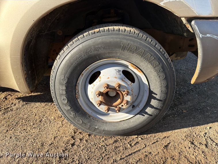 image for item FT6857 2001 Ford F350 Super Duty dump bed pickup truck