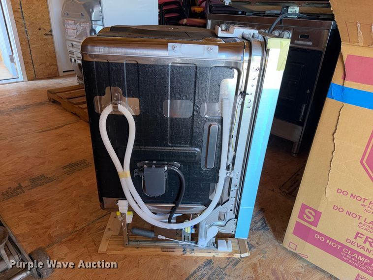 image for item FU1094 General Electric GDP670SYVFS Dishwasher