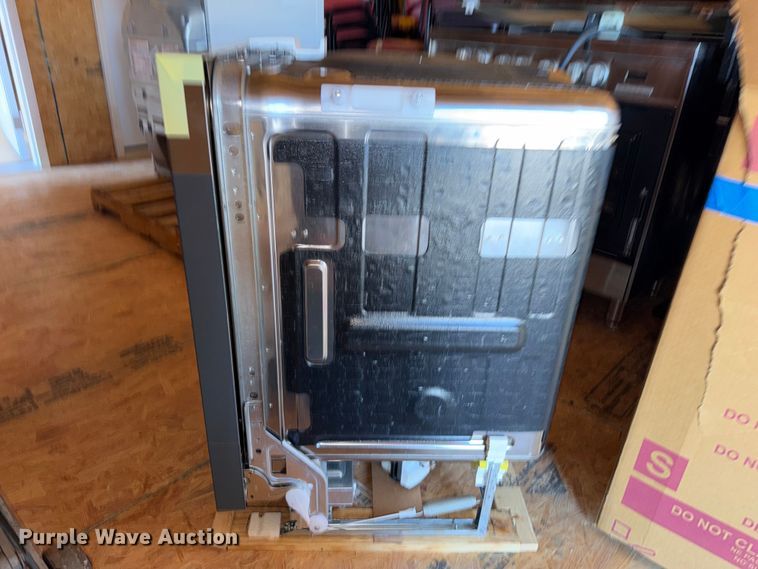 image for item FU1094 General Electric GDP670SYVFS Dishwasher