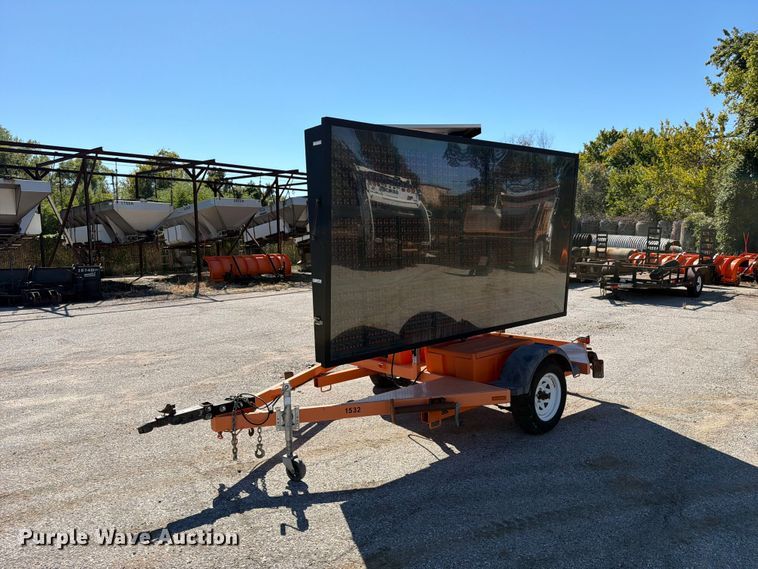 image for item FU1098 2015 VER-MAC message board trailer