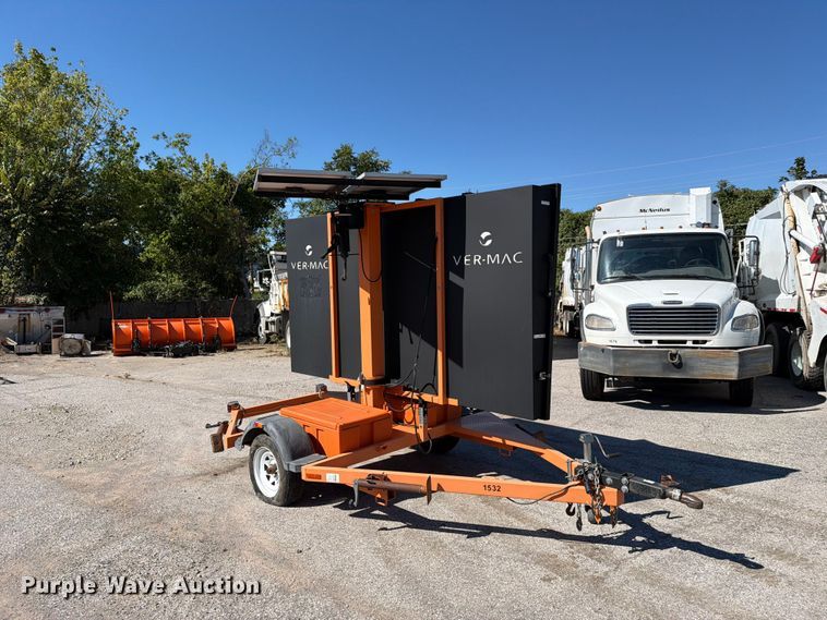 image for item FU1098 2015 VER-MAC message board trailer