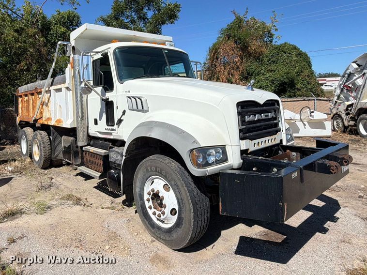 image for item FU1100 2016 Mack GU433 dump truck