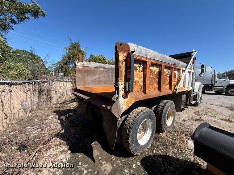 image for item FU1100 2016 Mack GU433 dump truck
