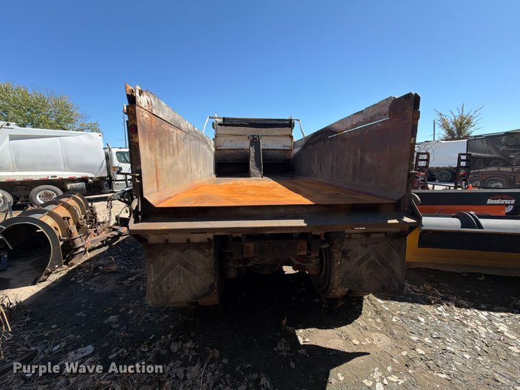 image for item FU1100 2016 Mack GU433 dump truck