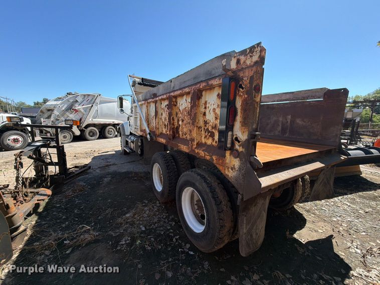 image for item FU1100 2016 Mack GU433 dump truck