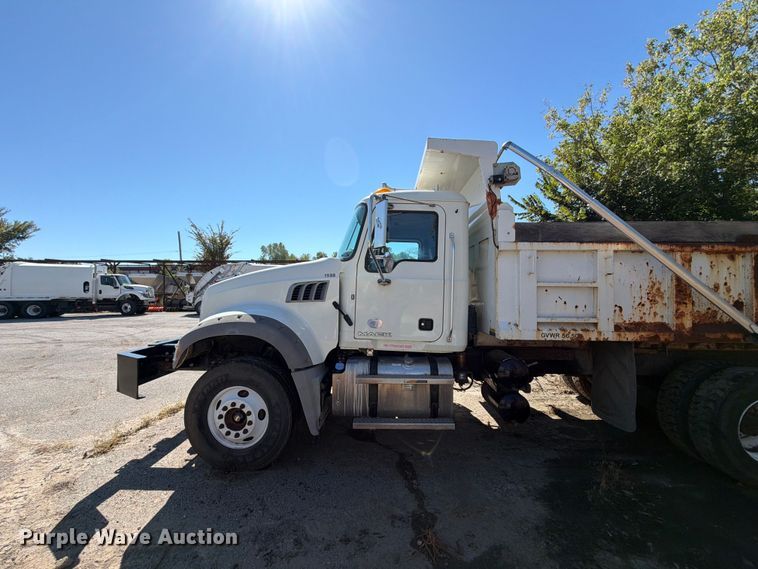 image for item FU1100 2016 Mack GU433 dump truck